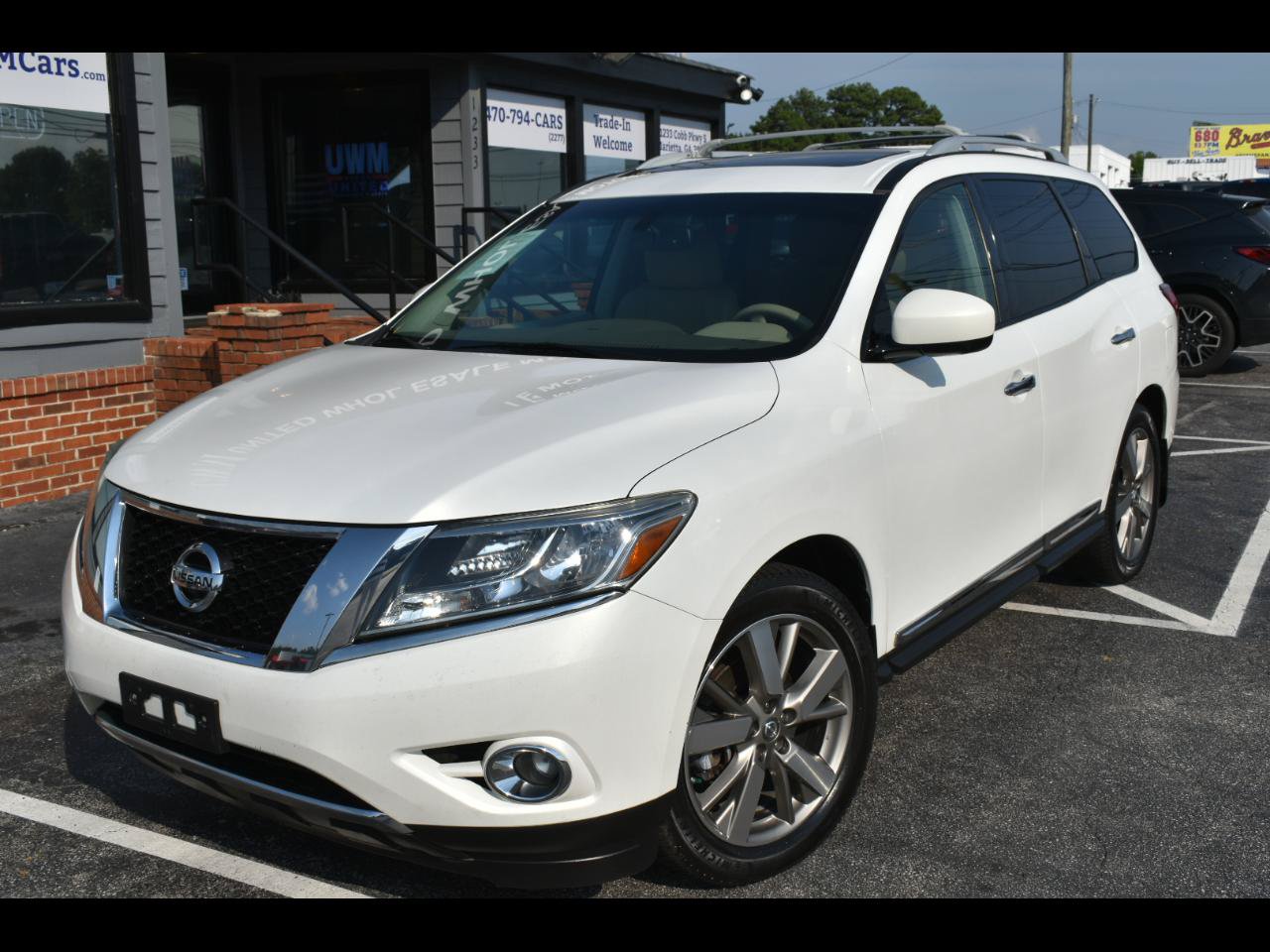 Used 2014 Nissan Pathfinder Platinum w/ Platinum Premium Package AWD/4WD image 1