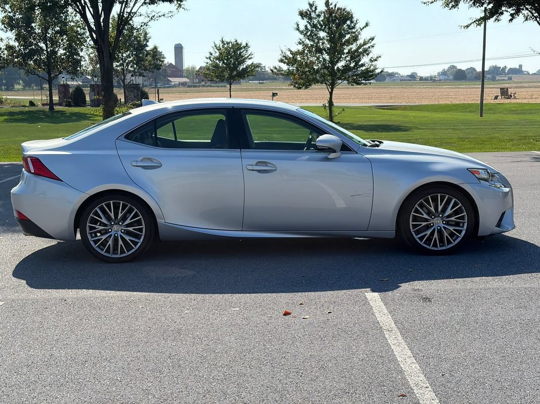 Used 2016 Lexus IS 300 AWD w/ Navigation System Package image 8