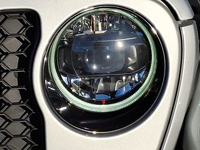 Used 2023 Jeep Wrangler Unlimited Sahara image 9