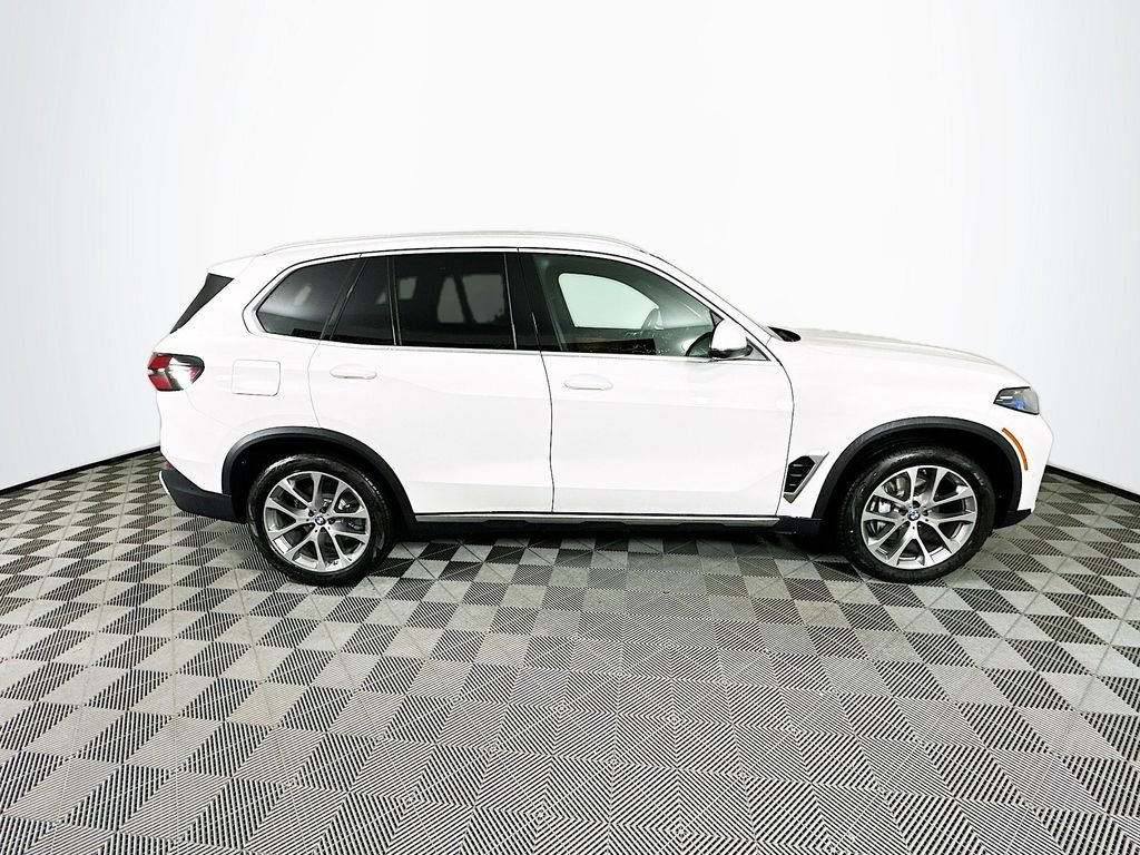 New 2026 BMW X5 xDrive40i w/ Climate Comfort Package image 10