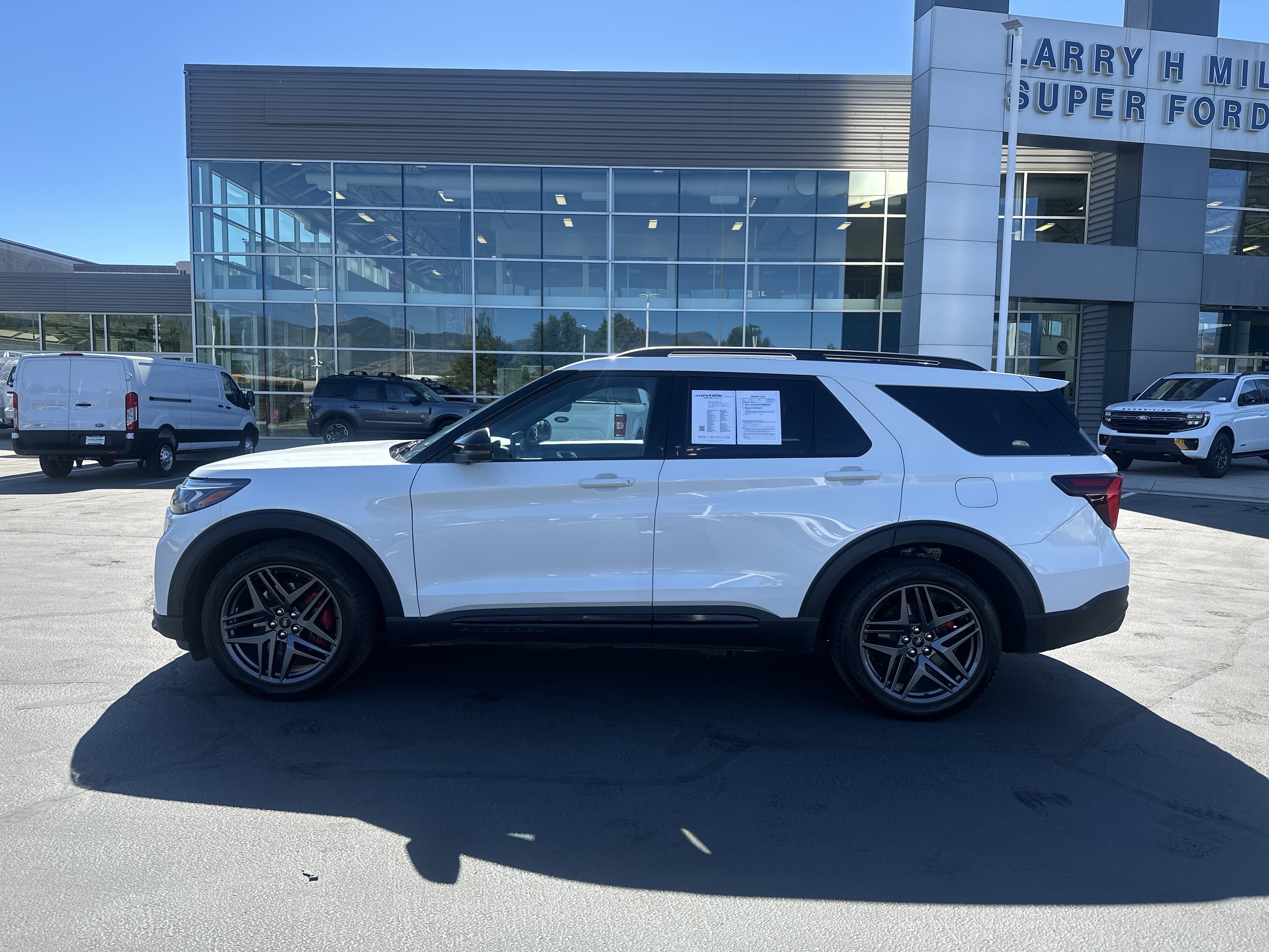 Used 2025 Ford Explorer ST w/ Sun And Sound Package AWD/4WD image 2