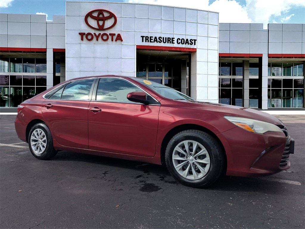 Certified 2017 Toyota Camry LE image 1