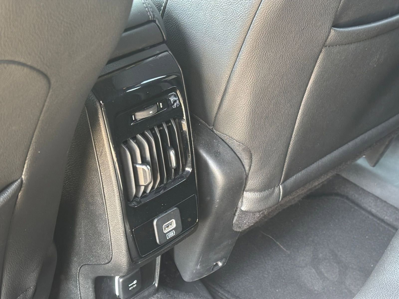 Used 2025 Jeep Compass Limited image 23