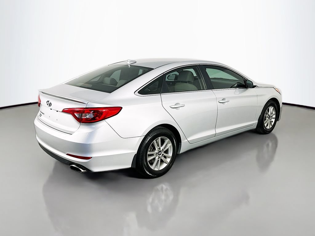 Used 2015 Hyundai Sonata SE w/ Option Group 09 FWD image 7