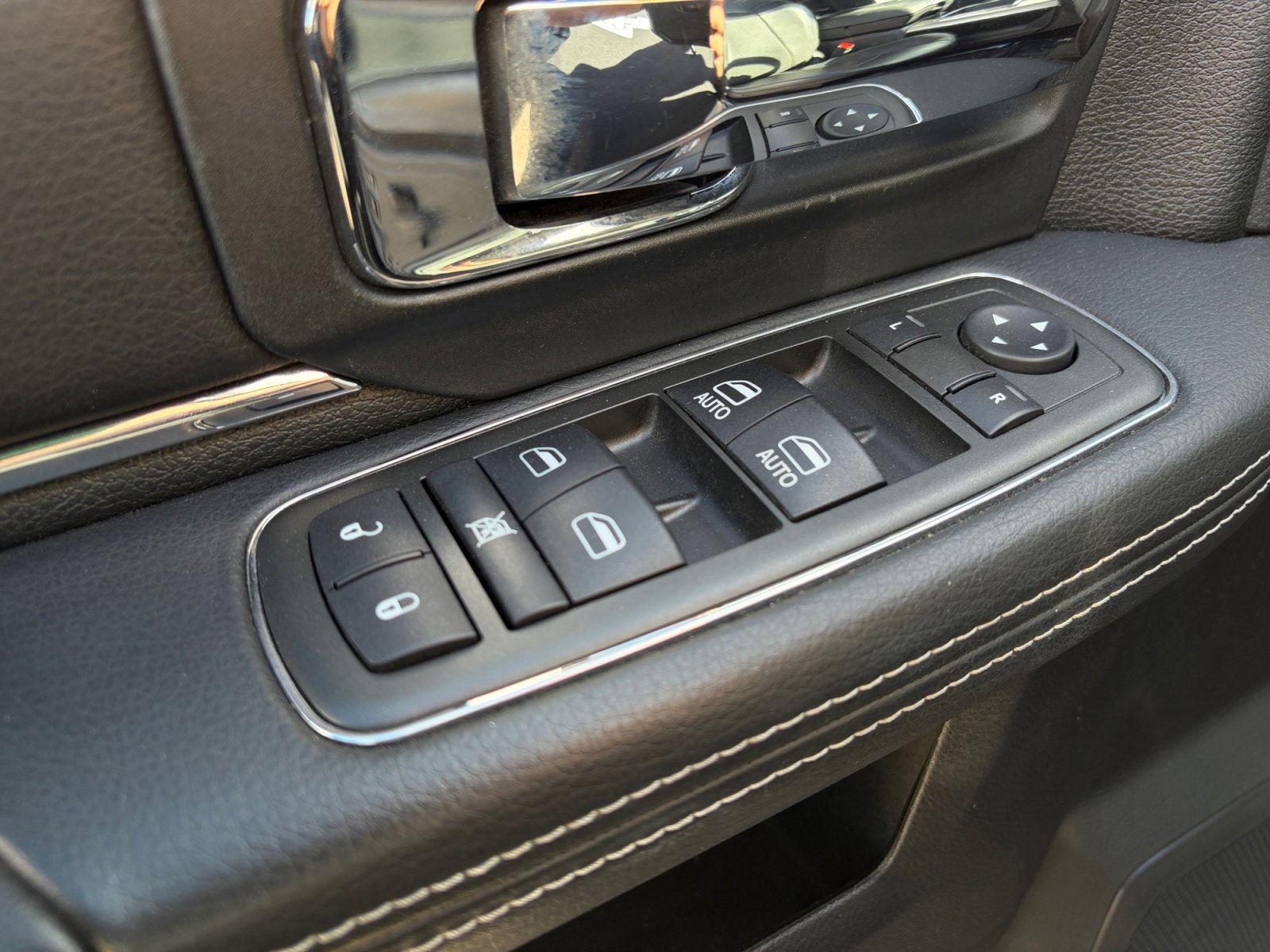 Used 2014 RAM 2500 Laramie w/ HD Snow Plow Prep Group image 16