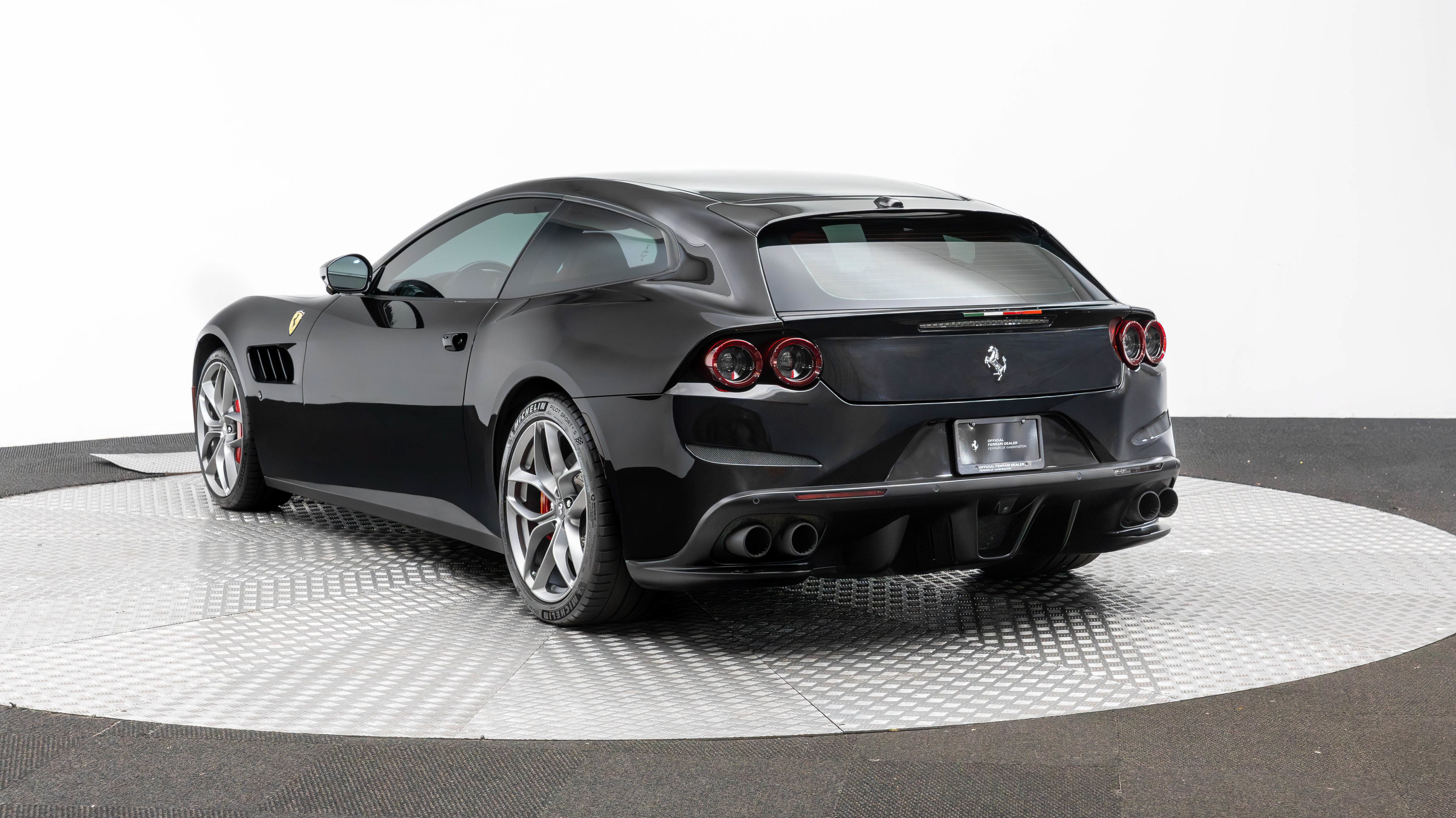 Used 2020 Ferrari GTC4Lusso T RWD image 3