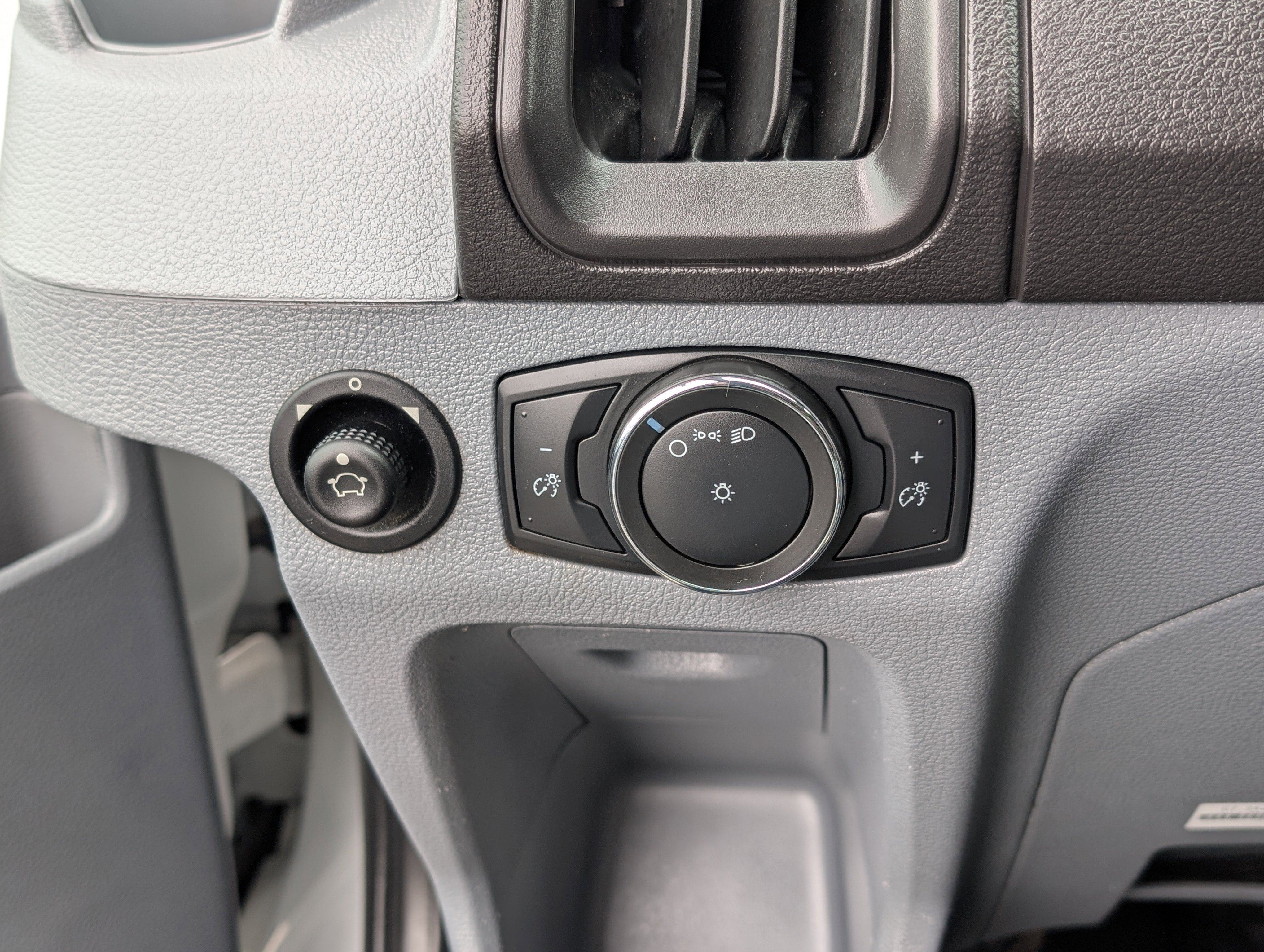 Certified 2019 Ford Transit 250 image 21