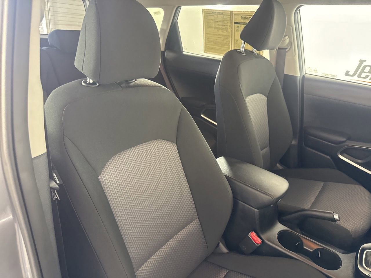 Used 2025 Kia Soul LX FWD image 28