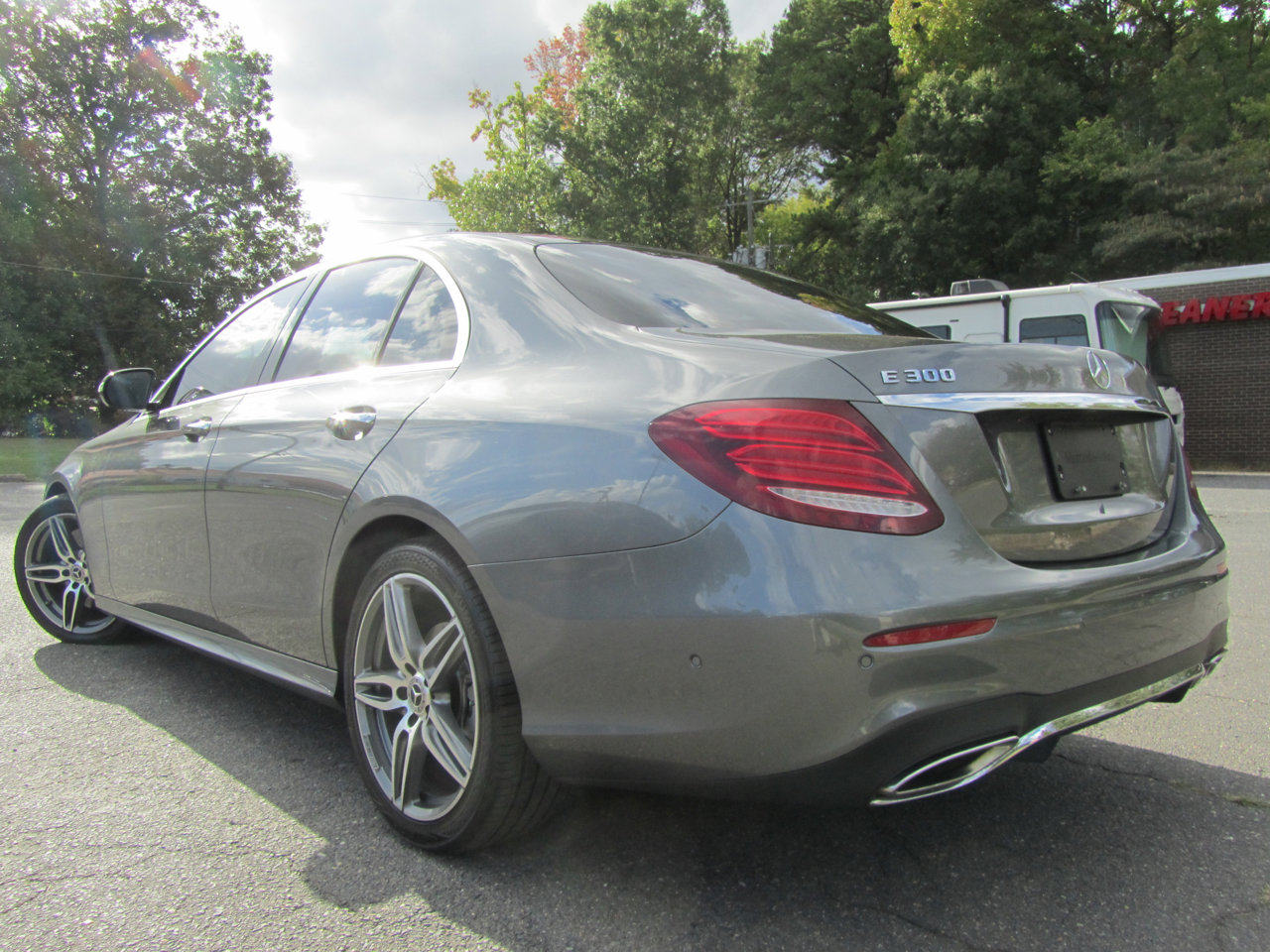 Used 2017 Mercedes-Benz E 300 image 8