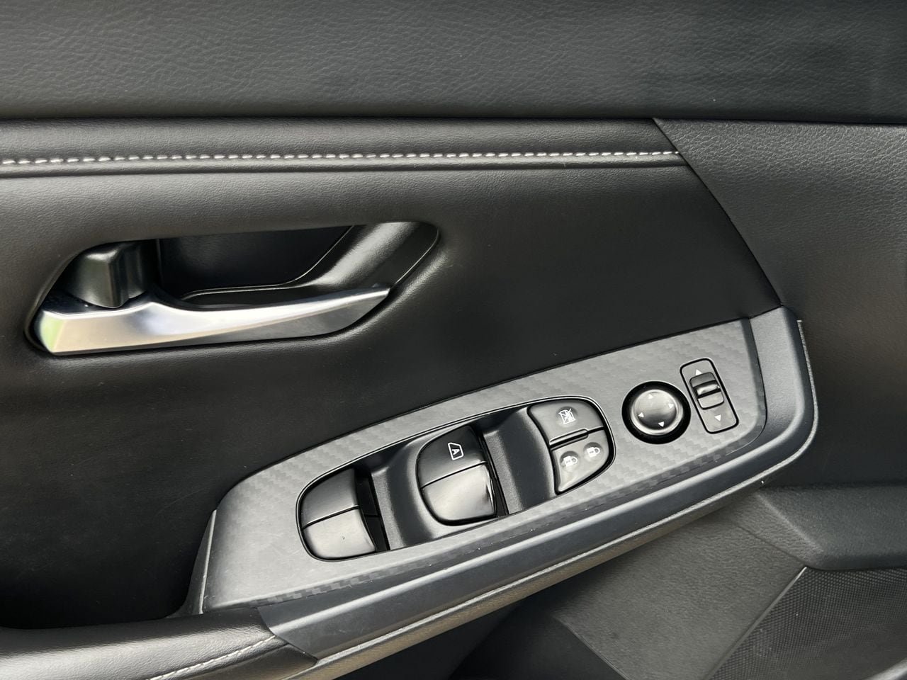 Used 2024 Nissan Sentra SV FWD image 22