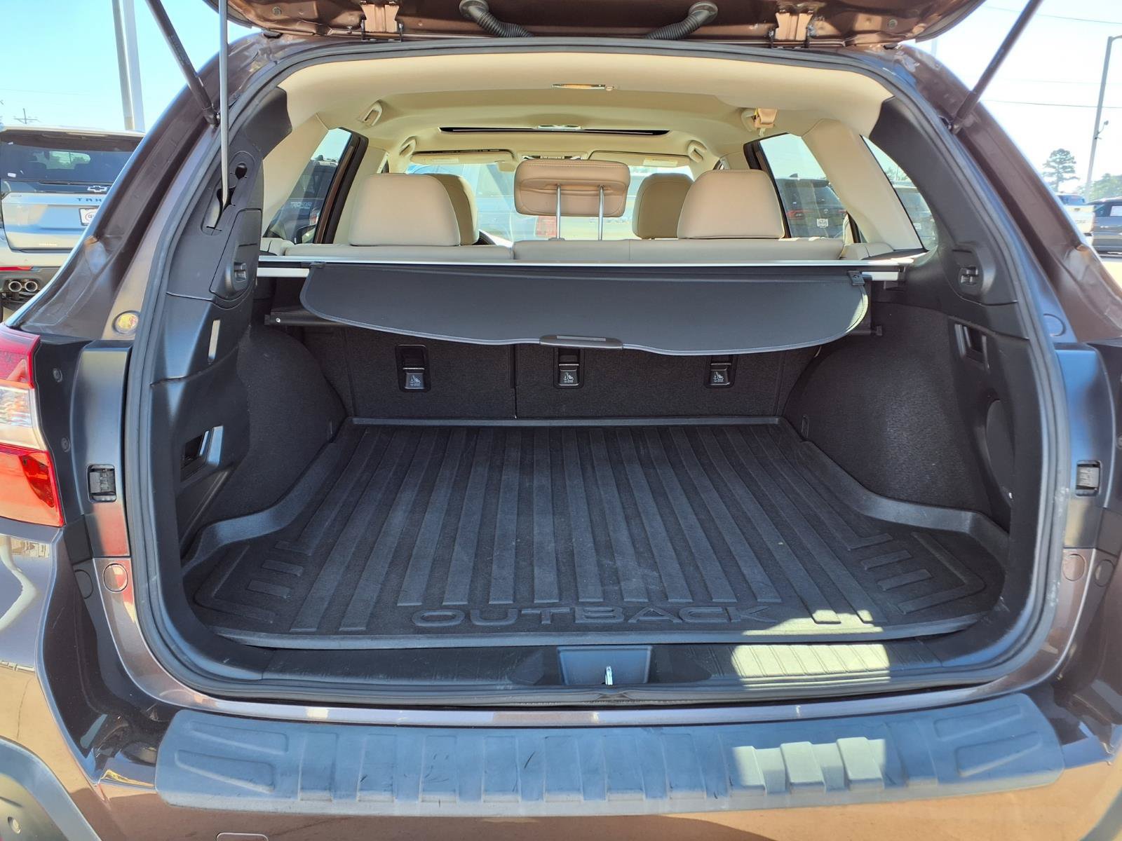 Used 2019 Subaru Outback 2.5i Limited AWD/4WD image 8
