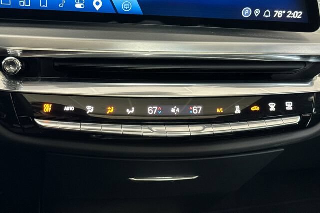 Certified 2024 Cadillac Lyriq Luxury AWD/4WD image 21