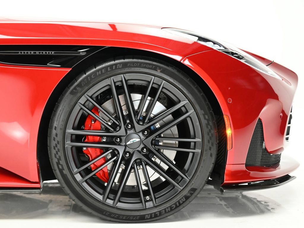 Used 2025 Aston Martin DB12 Convertible RWD image 30
