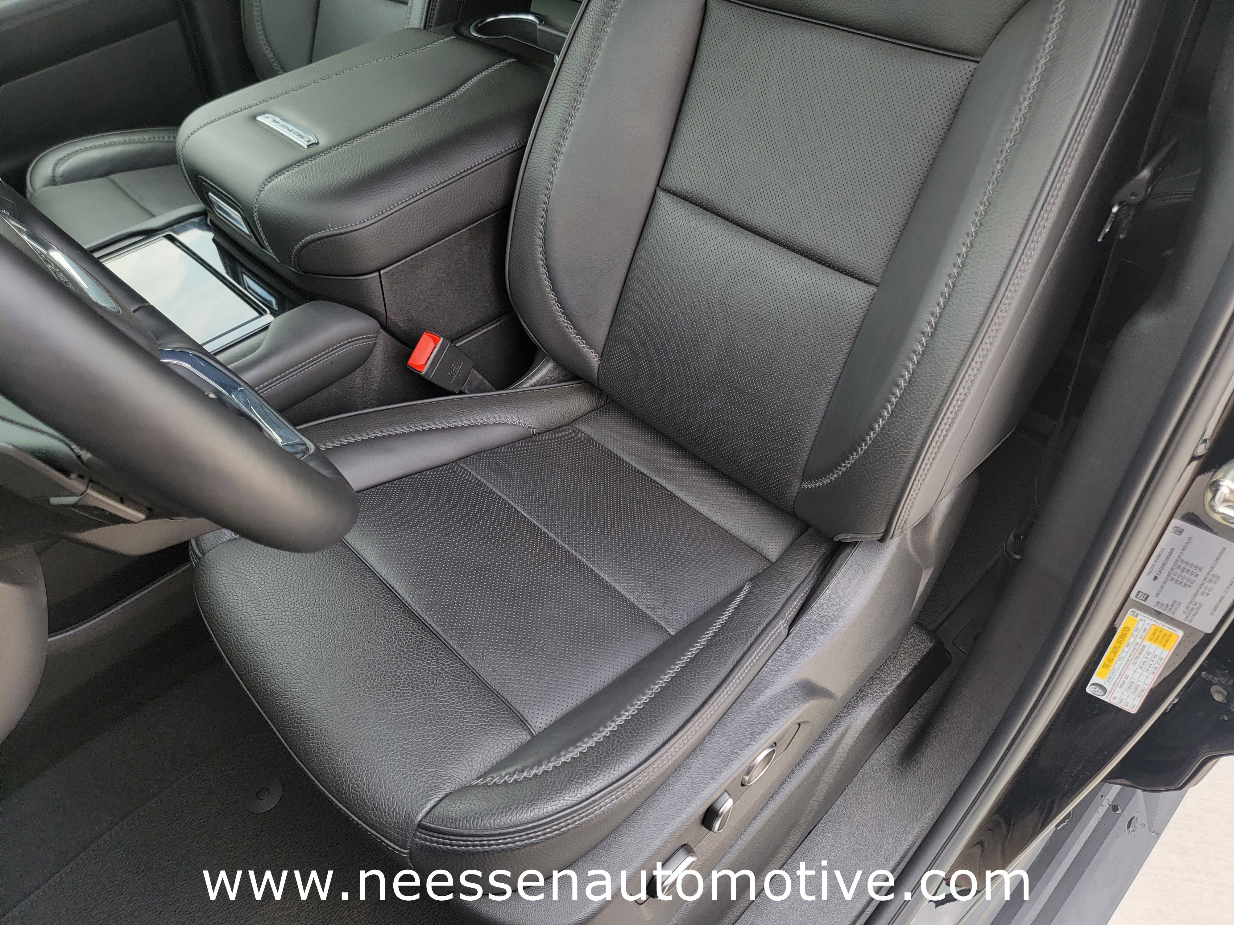 Used 2025 GMC Yukon Denali AWD/4WD image 25