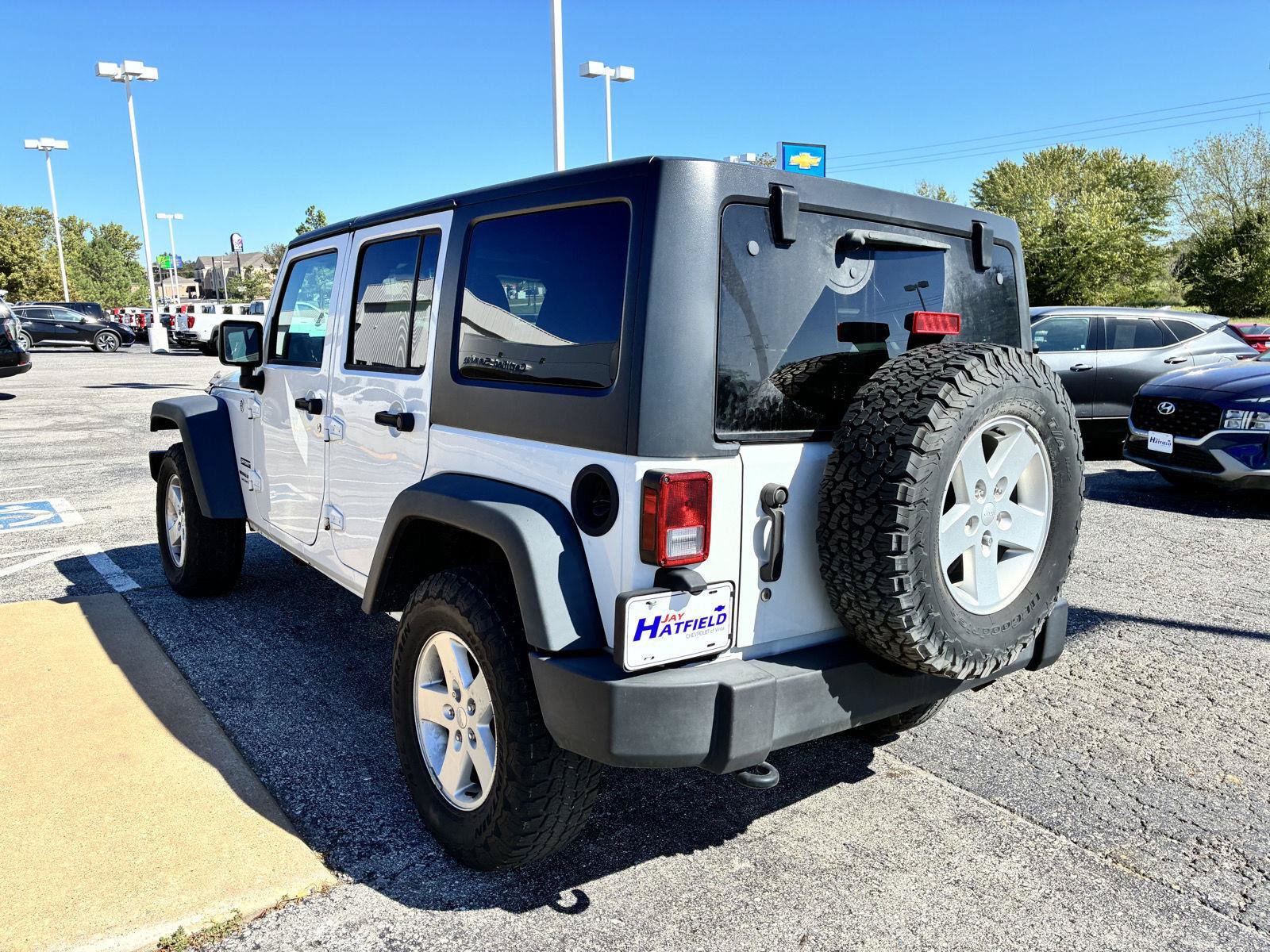 Used 2018 Jeep Wrangler Unlimited Sport S AWD/4WD image 6