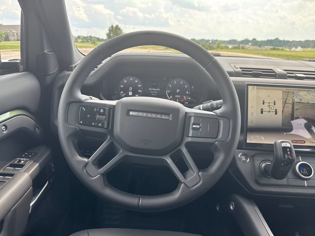 New 2026 Land Rover Defender 110 X-Dynamic SE AWD/4WD image 18
