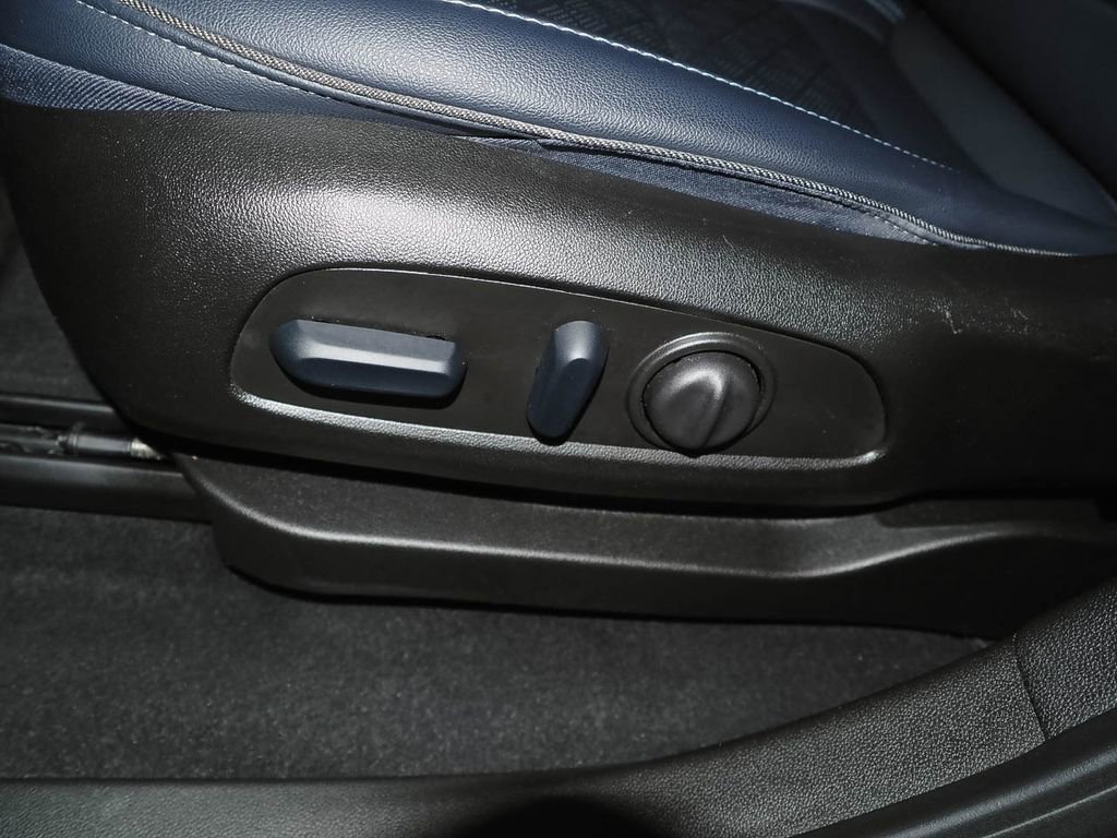 Used 2023 Chevrolet Bolt EUV LT w/ Convenience Package image 22