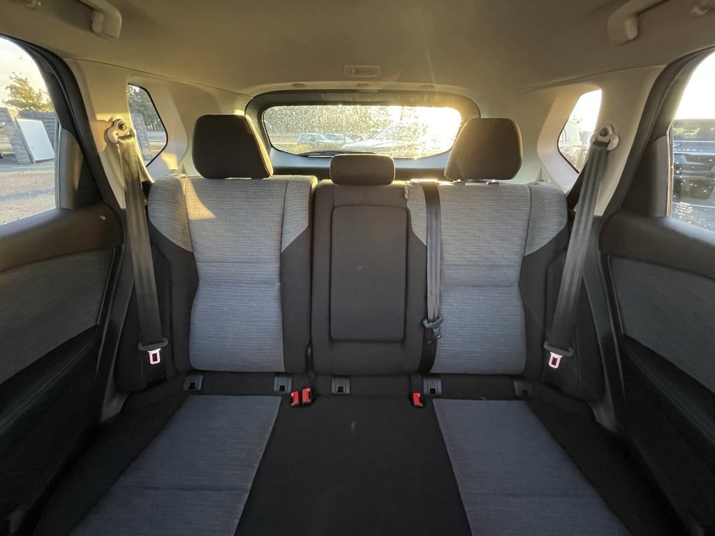 Used 2023 Nissan Rogue SV image 29