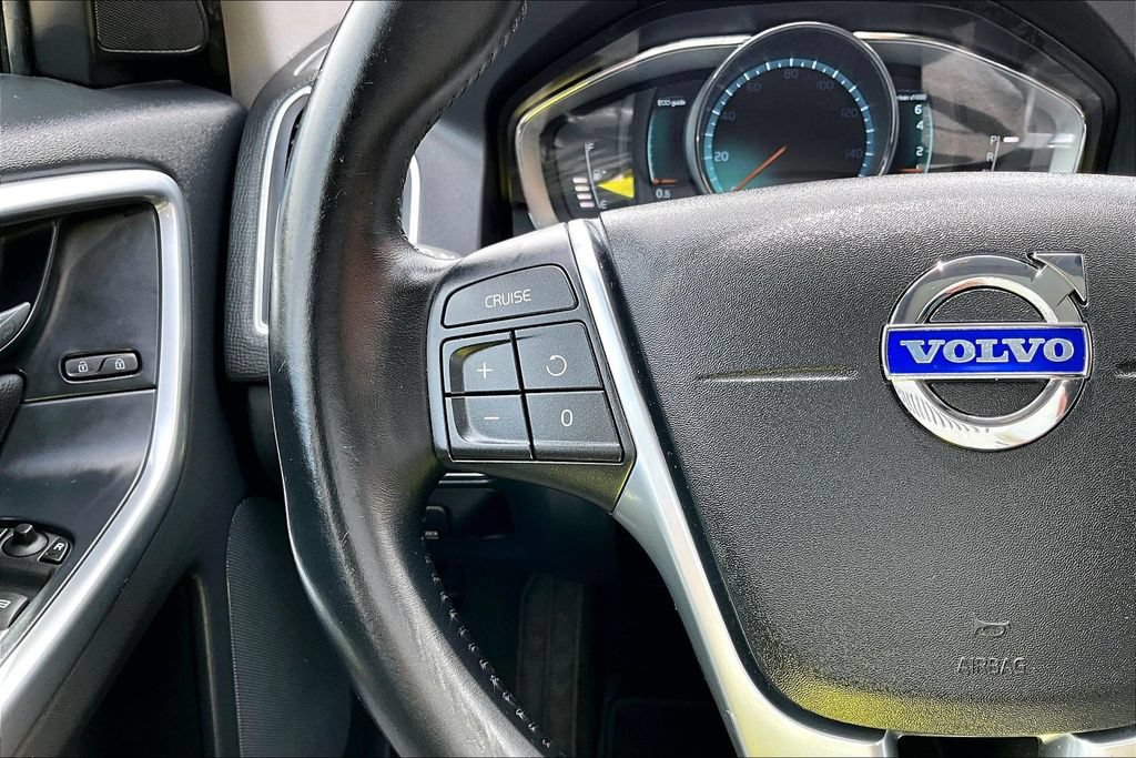 Used 2015 Volvo XC60 T5 Premier w/ Proximity Package FWD image 28