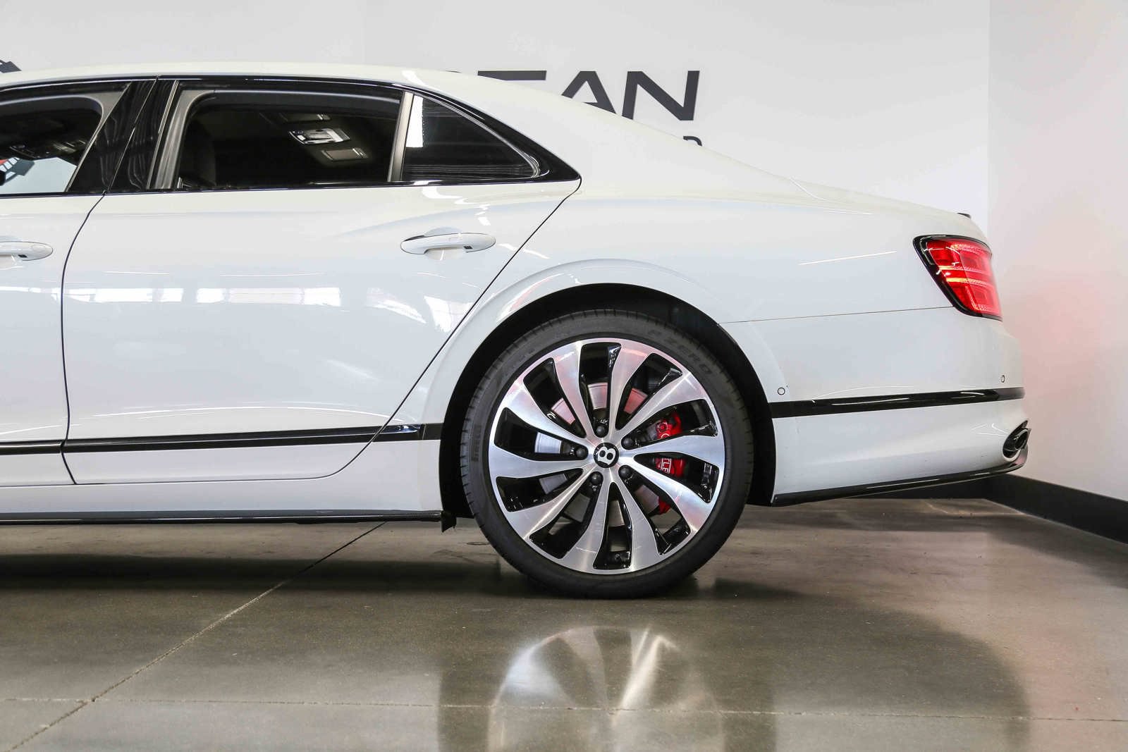 Used 2022 Bentley Flying Spur V8 AWD/4WD image 6