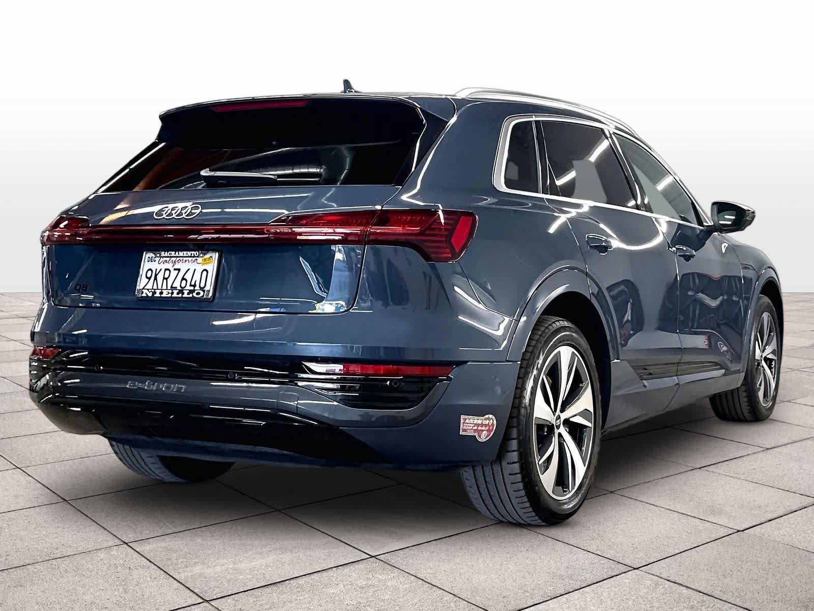 Used 2024 Audi Q8 e-tron Premium Plus AWD/4WD image 15