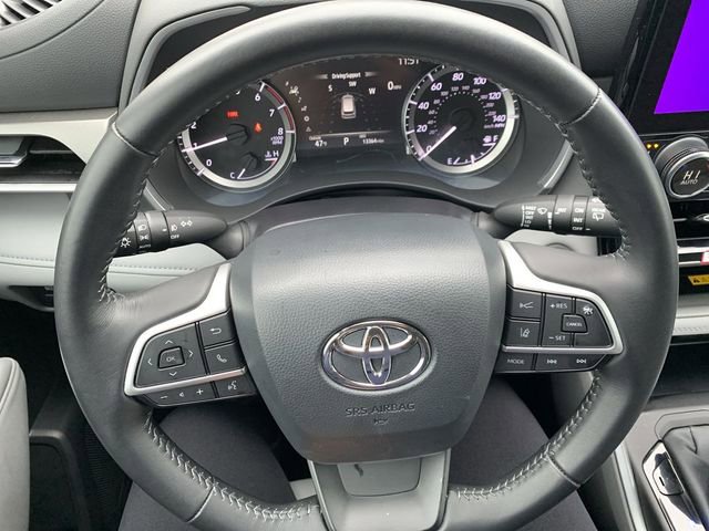 Certified 2024 Toyota Highlander XLE image 19
