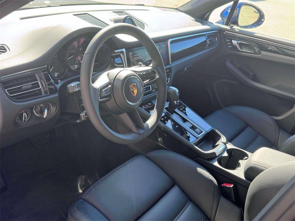 New 2026 Porsche Macan AWD/4WD image 4