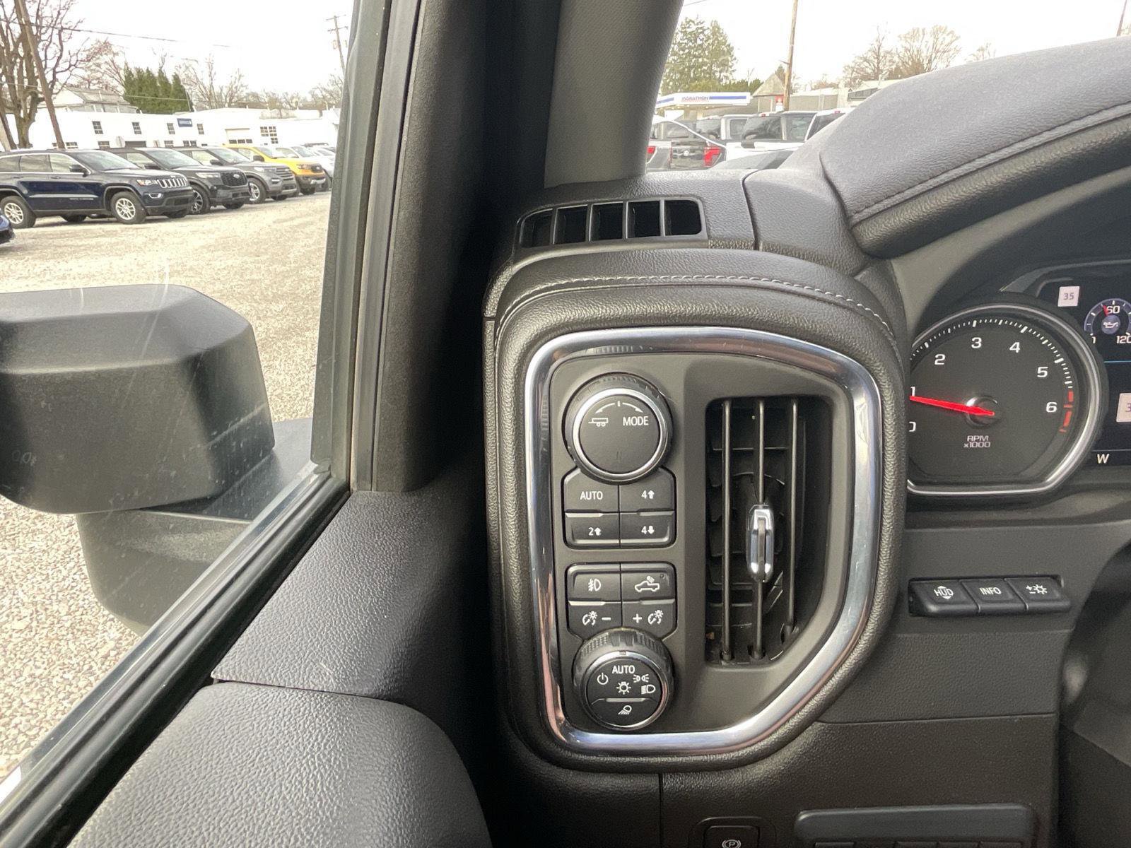 Used 2022 Chevrolet Silverado 2500 LTZ w/ LTZ Premium Package image 33