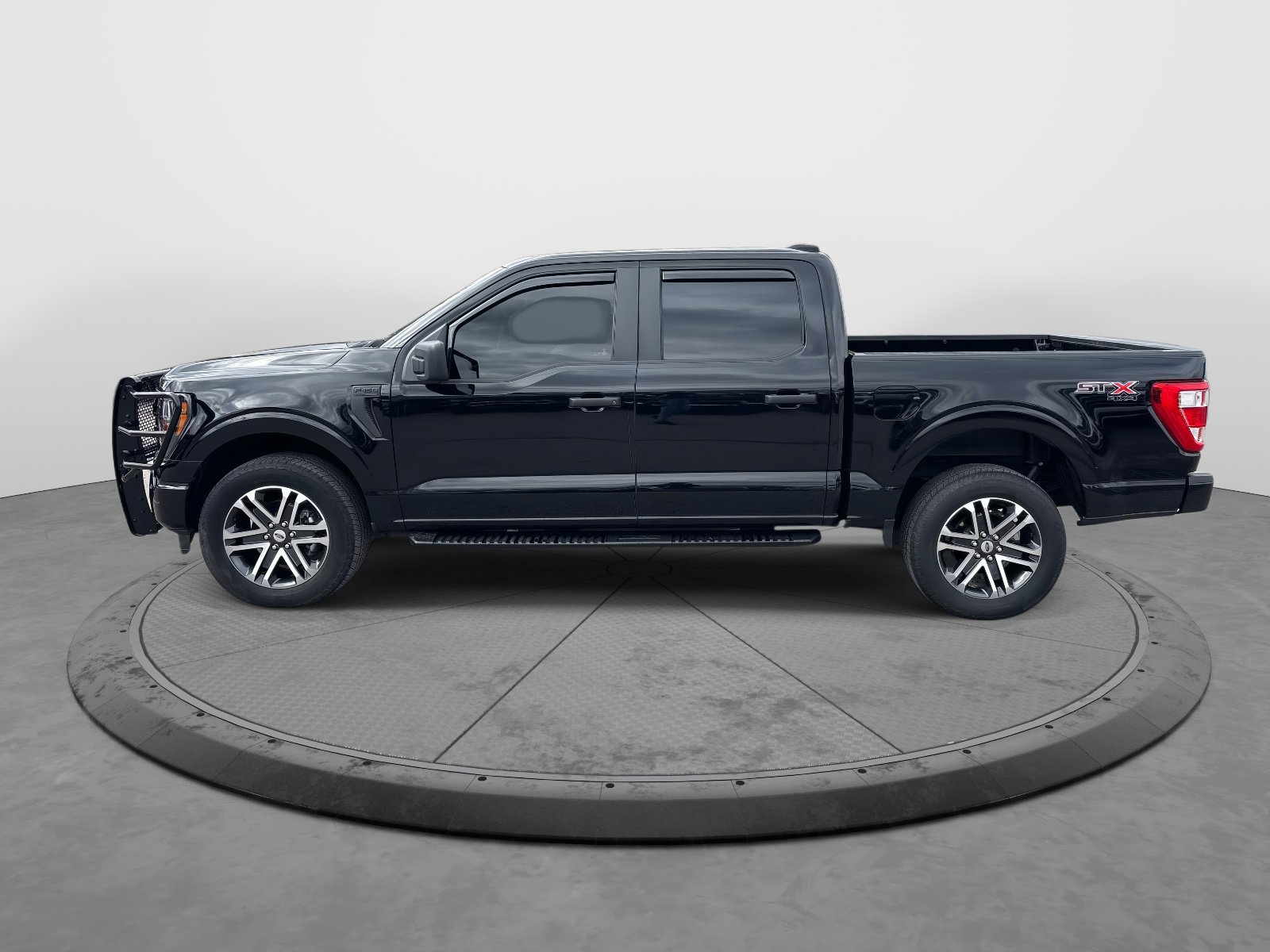 Used 2023 Ford F150 XL w/ STX Appearance Package image 5