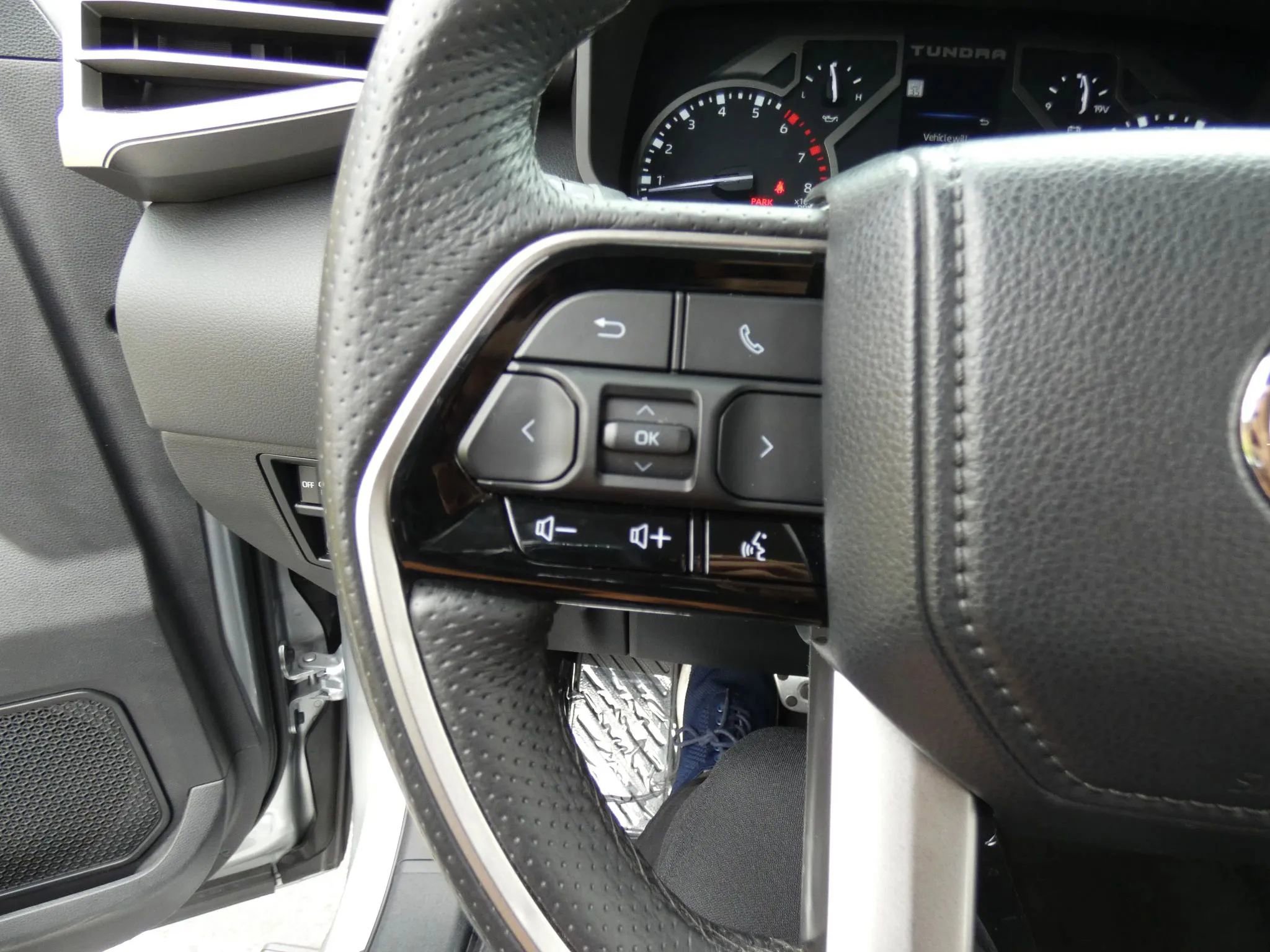 Used 2024 Toyota Tundra Limited w/ TRD Off-Road Package image 47