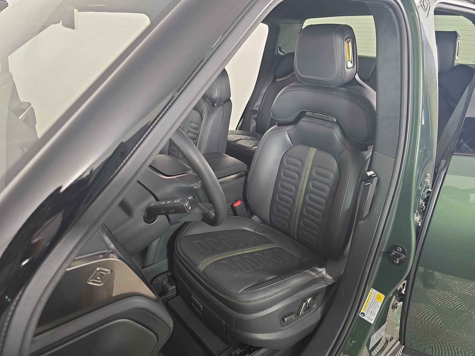 Used 2024 Rivian R1T Adventure Dual AWD/4WD image 20