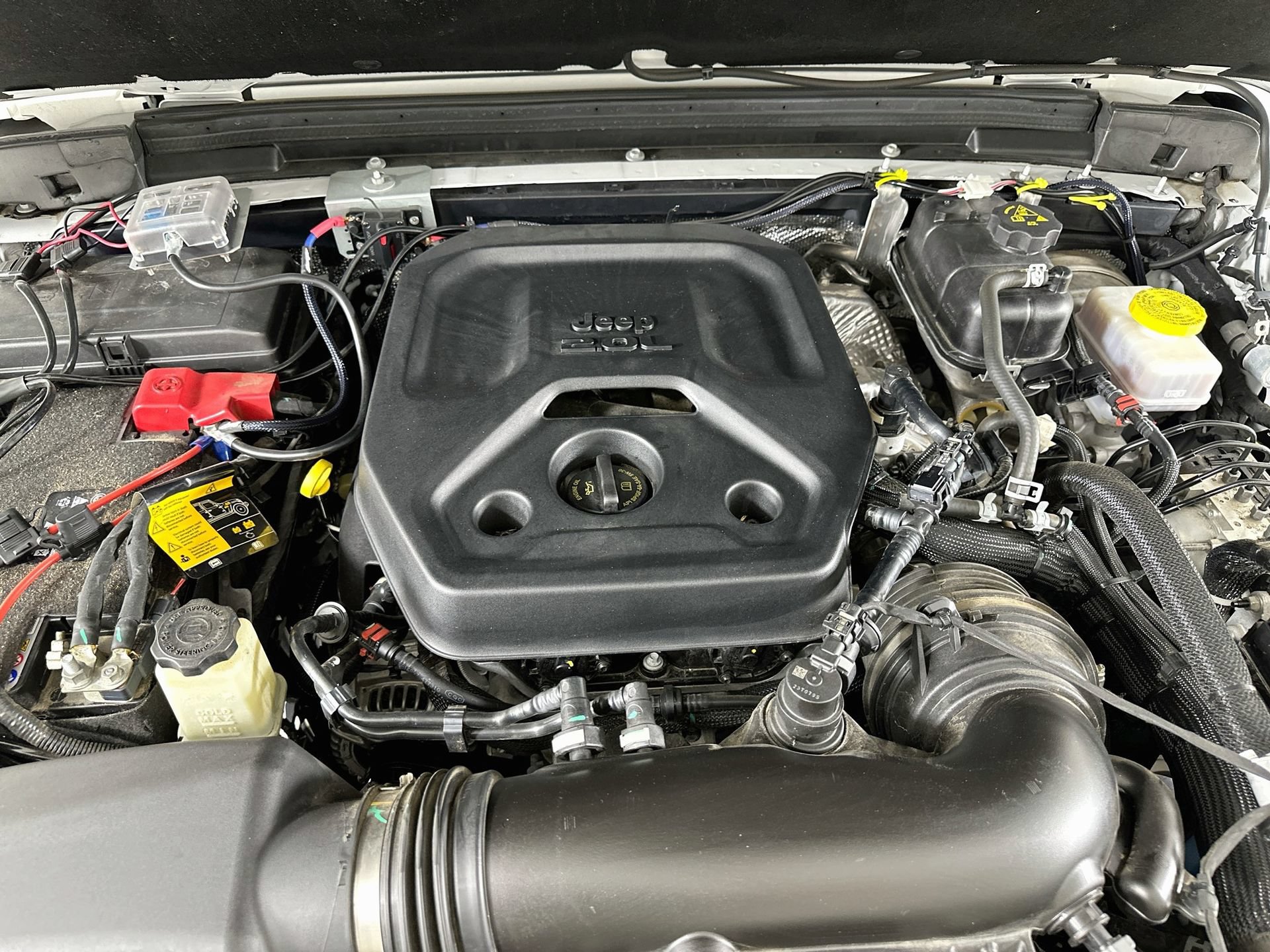 Used 2024 Jeep Wrangler Sport AWD/4WD image 28