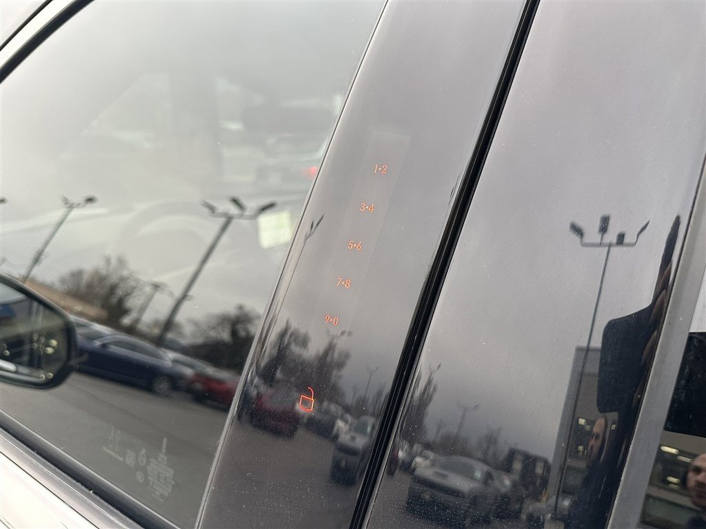 Used 2022 Lincoln Aviator Reserve w/ Equipment Group 201A image 17