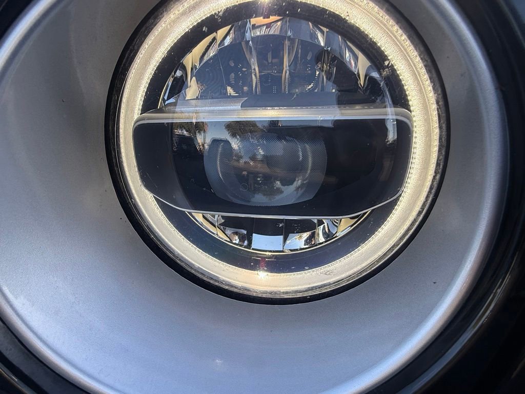 Used 2020 Jeep Gladiator Overland AWD/4WD image 6