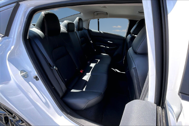 New 2027 Nissan Sentra SR w/ SR Premium Package FWD image 9
