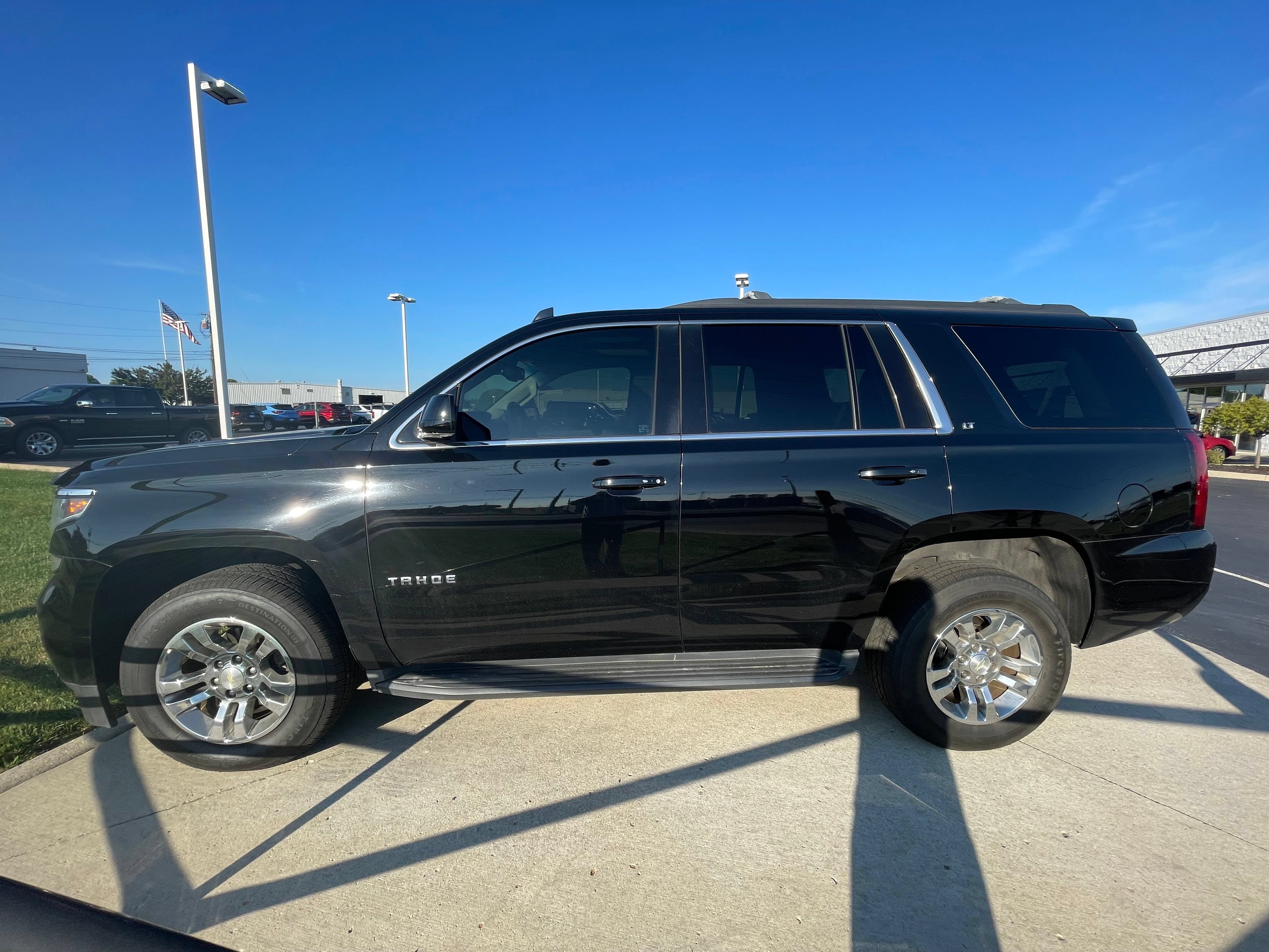 Used 2016 Chevrolet Tahoe LT w/ Luxury Package AWD/4WD image 4