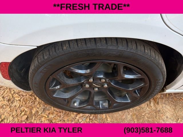 Used 2019 Chrysler 300 Touring w/ Sport Appearance Package image 12