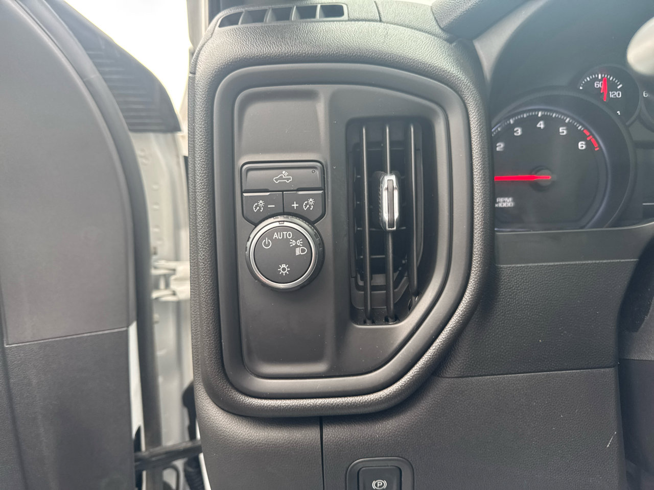 Used 2021 Chevrolet Silverado 1500 W/T w/ Trailering Package image 17