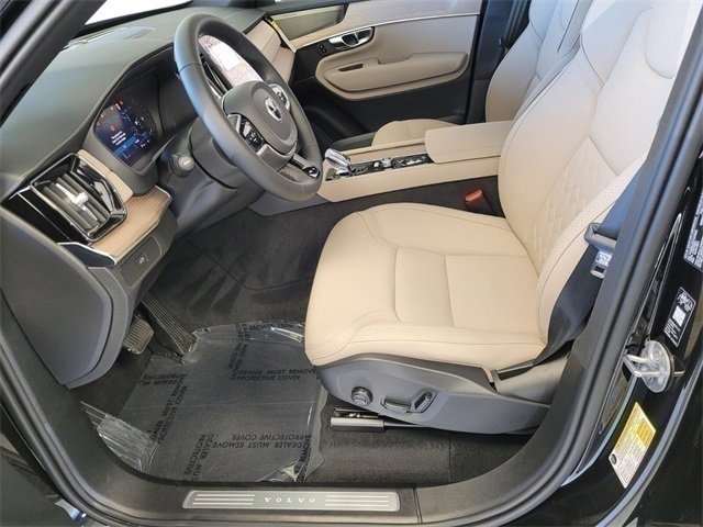 Certified 2026 Volvo XC90 B6 Plus w/ Protection Package image 9