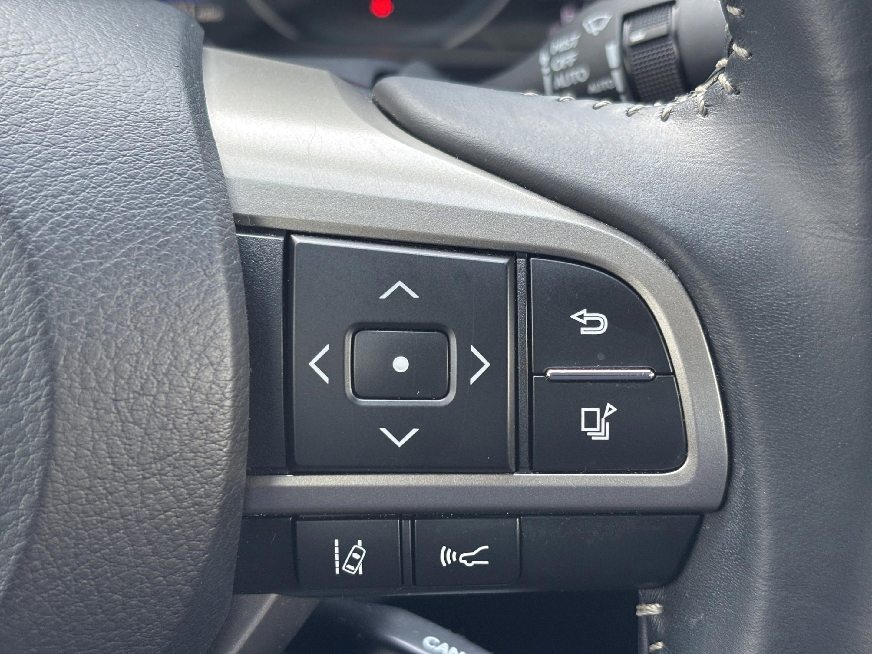 Used 2017 Lexus ES 350 w/ Premium Package image 14