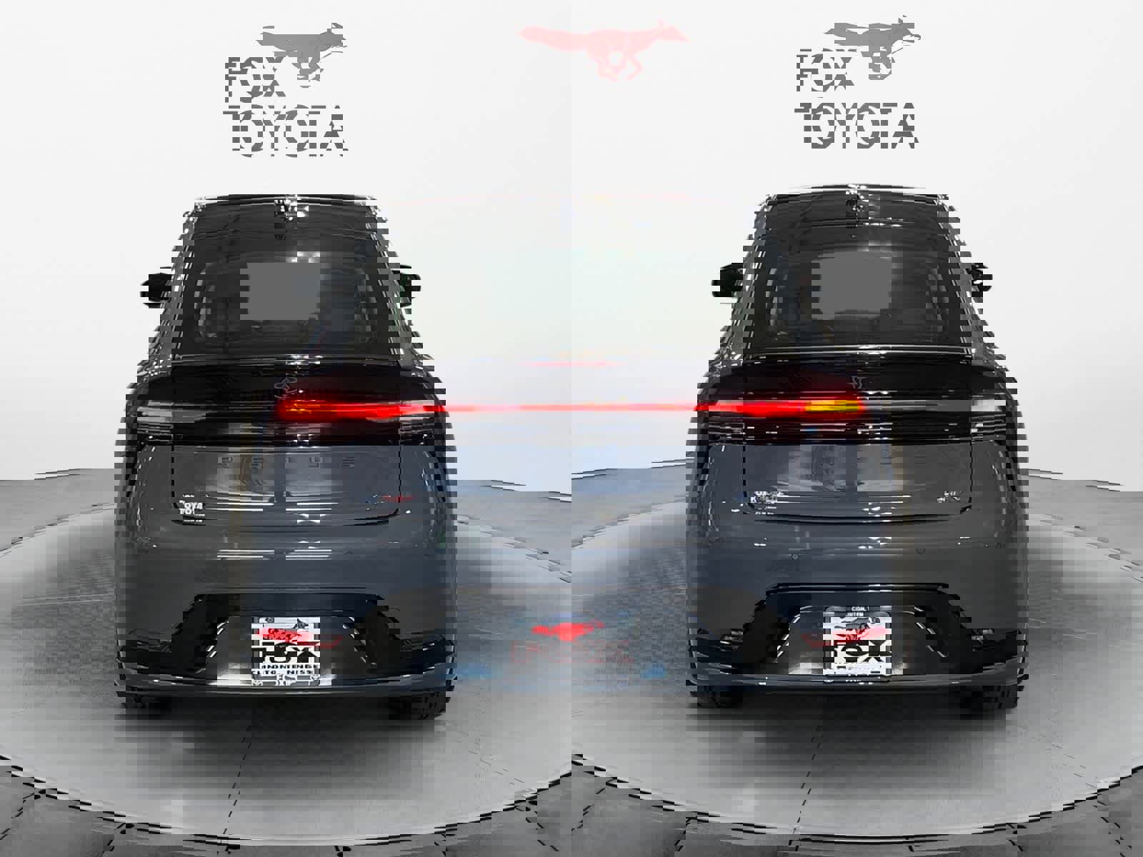 Used 2025 Toyota Prius XLE image 5