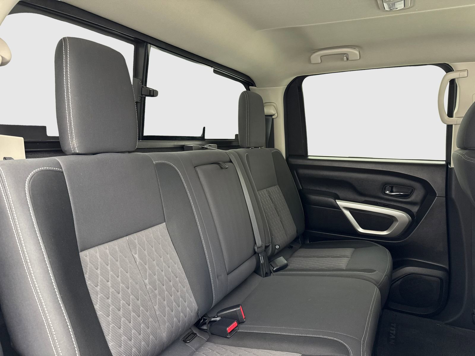 Used 2022 Nissan Titan SV AWD/4WD image 44