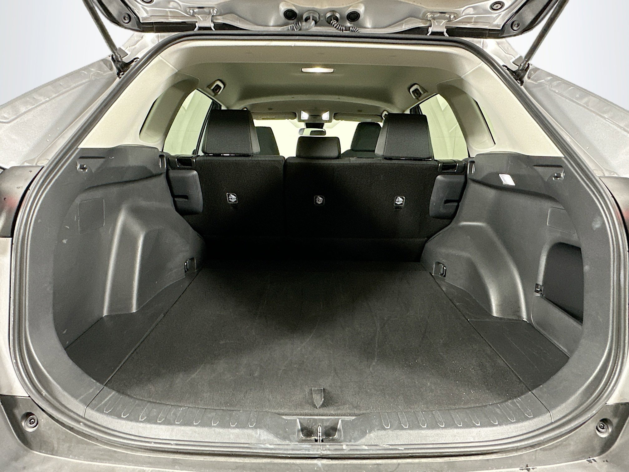 Used 2025 Toyota RAV4 LE image 27