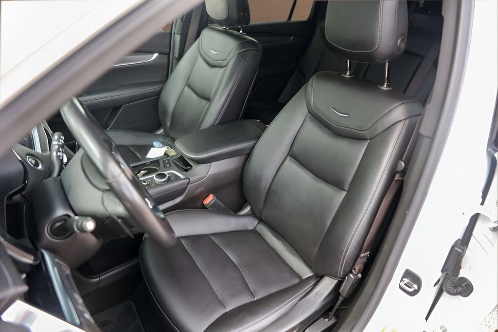 Certified 2022 Cadillac XT6 Luxury image 7