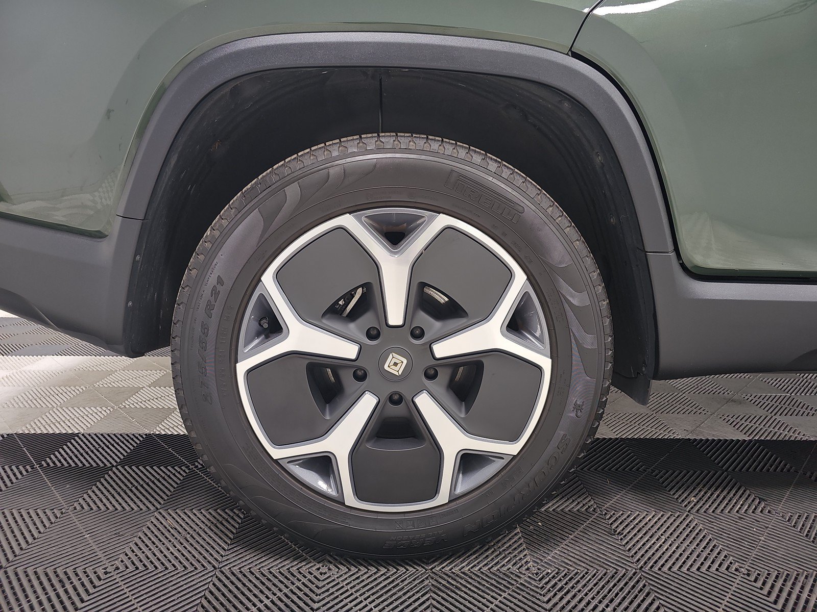Used 2024 Rivian R1T Adventure AWD/4WD image 12