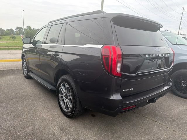 Used 2025 Ford Expedition Active AWD/4WD image 13