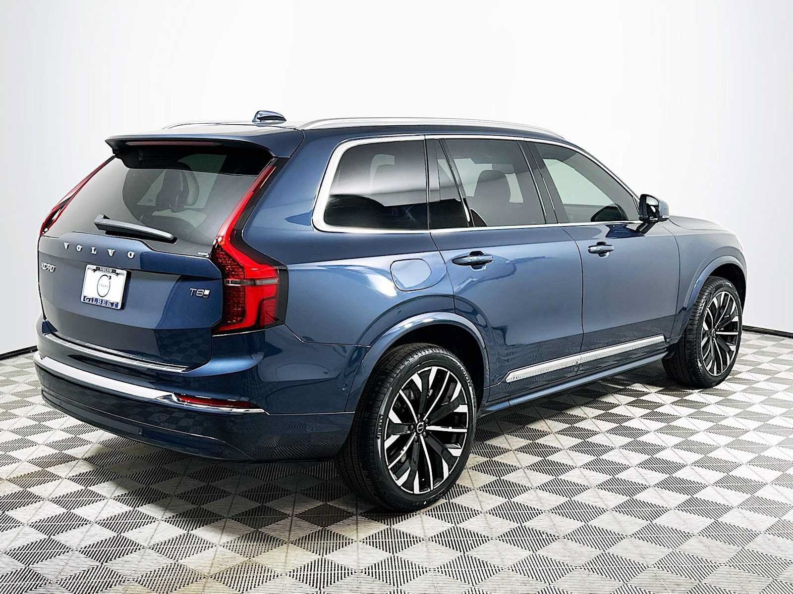 New 2026 Volvo XC90 T8 Plus w/ Protection Package Premier AWD/4WD image 7
