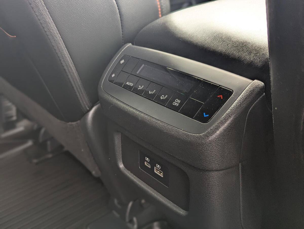 Used 2024 Nissan Pathfinder Rock Creek AWD/4WD image 38
