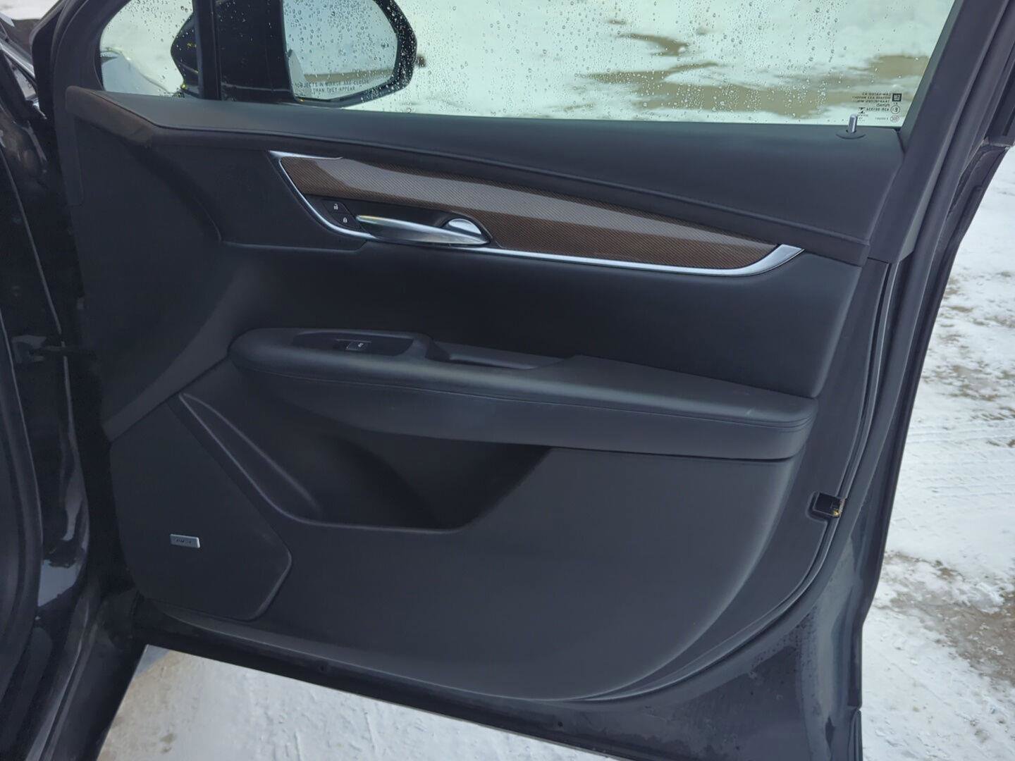 Used 2017 Cadillac XT5 Platinum image 28