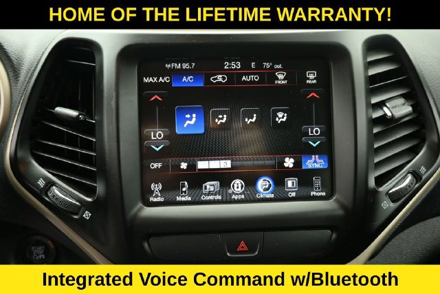 Used 2015 Jeep Cherokee Latitude w/ Comfort/Convenience Group AWD/4WD image 22